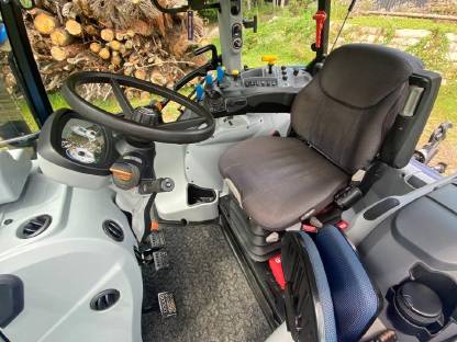Bild 8:New Holland T5.120 Electro Command, Top Zustand