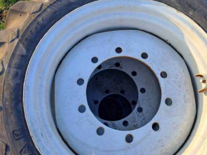 Bild 4:Kompletträder Steyr 8100/8120