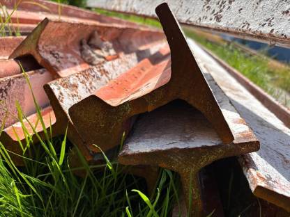Bild 3:Eisenbahnschienen 10 und 14 cm, 6 m lang, 102 lfm