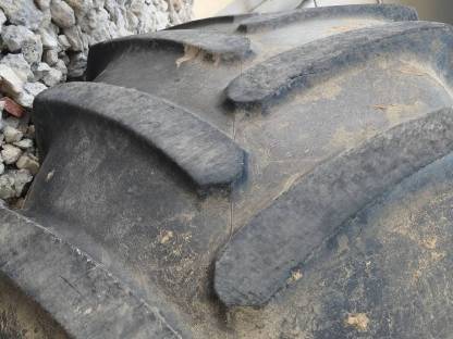 Bild 6:Zu verschenken 650/65r42 Michelin XM 108