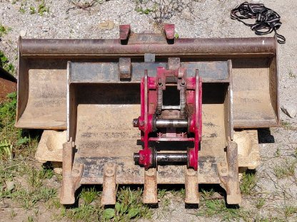 Bild 2:Minibagger Löffelset TB 216