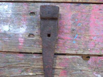 Bild 3:Hammer, Keile, Dengelstock