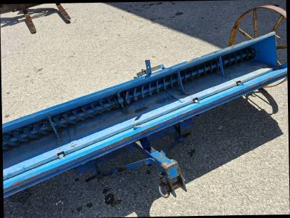 Bild 3:Blizzard Düngerstreuer