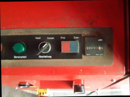 Bild 2:Pöttinger Multibrik Brikettspresse