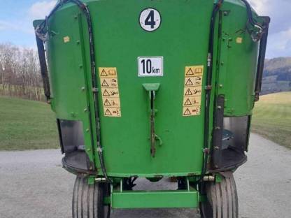 Bild 2:Futtermischwagen Faresin Magnum 900