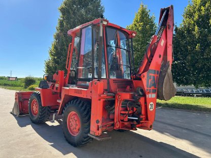 Bild 2:FAI 675 Baggerlader