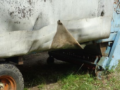 Bild 3:Alter Ladewagen