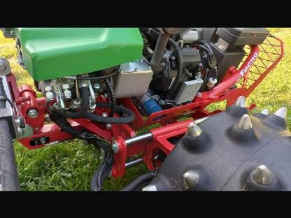 Bild 9:Tecno Motormäher mit Busatis Mähbalken