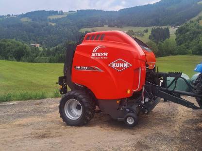 Bild 2:Kuhn Rundballenpresse 3165 OC 23