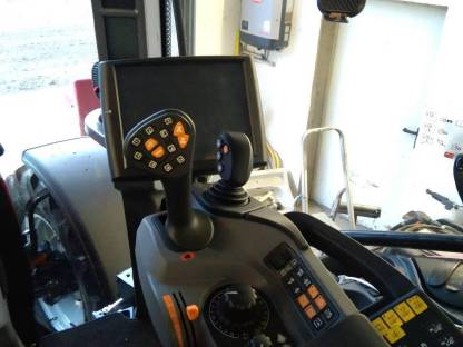 Bild 3:Steyr Expert CVT Monitorhalterung