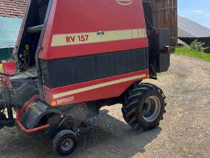 Bild 2:Vicon Rundballenpresse RV 157