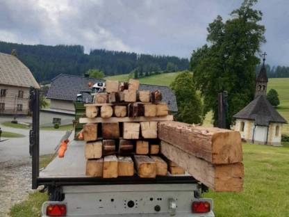 Bild 2:Gehacktes Altholz