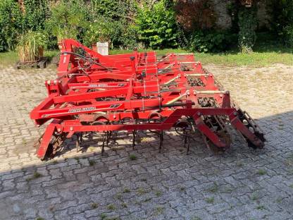 Bild 4:Saatbeetkombination Agrifarm Europlan 4500