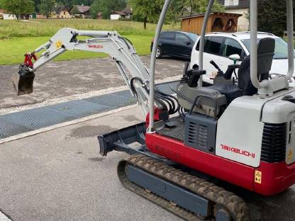 Takeuchi TB 016