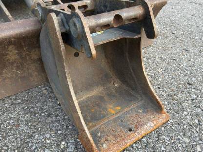 Bild 8:Takeuchi TB 016