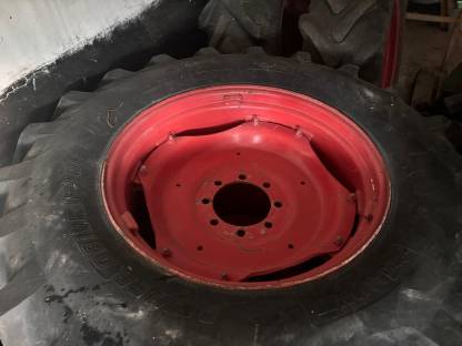 Bild 3:Reifensatz Fendt