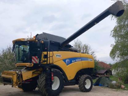 Bild 2:New Holland CX 8070