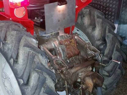 Bild 4:MF 130 Weinbergschlepper Schmalspur