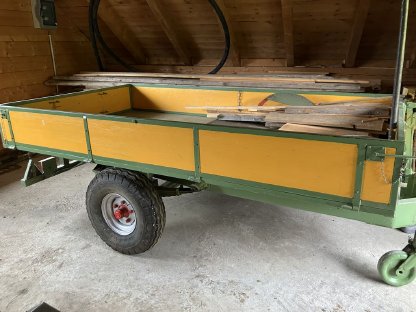 Bild 2:Traktor Anhänger