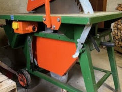 Bild 3:Holzbearbeitungsgeräte