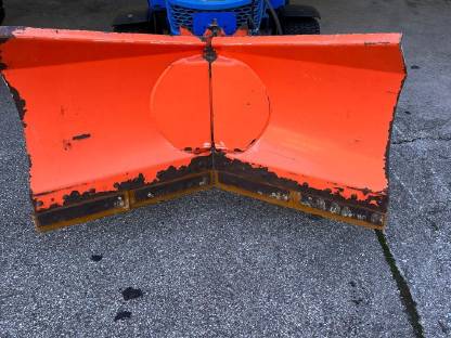 Bild 8:Schneepflug für Iseki Kubota Variopflug