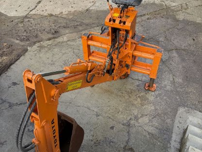 Bild 8:Bagger Toyota Anbaubagger für Kompaktlader oder Traktor