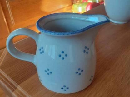 Bild 2:Kännchen und Tassen