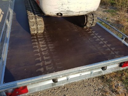 Bild 8:Bobcat 322 Minibagger mit Saris Anhänger