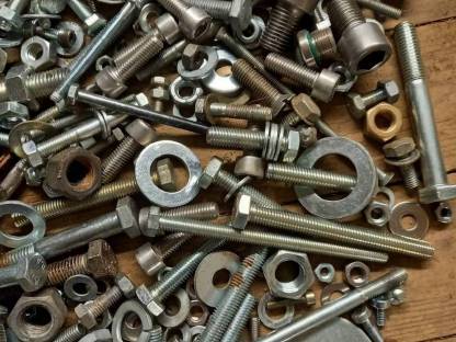 Bild 4:Schrauben, Muttern, Scheiben