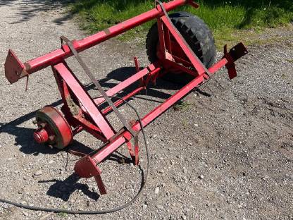 Bild 6:Pöttinger Ladewagengetriebe und Achse