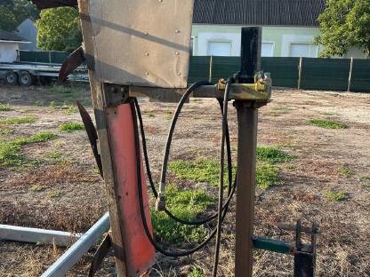 Bild 5:Weingartenspritze und Laubschneider