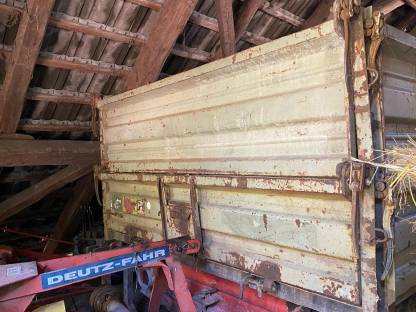 Bild 2:Einachsdreiseitenkipper Maraton