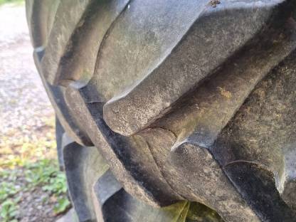 Bild 7:Pflegebereifung für Fiat 80-90 DT