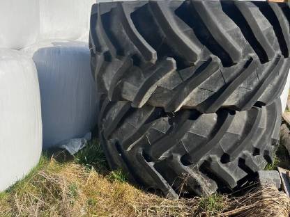 Bild 3:Kompletträder 800/65/32 Trelleborg TM2000