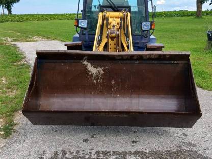 Bild 8:Komatsu WA-75