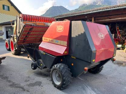 Bild 2:Heustockpresse Vicon RF 122 OC