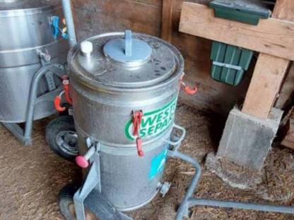 Bild 3:Verschiedene Milchtanks