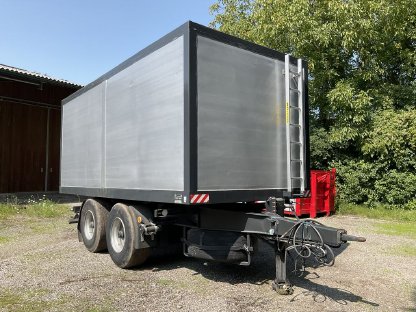 Bild 6:Anhänger, 18 t Tandem, 31 m³, Hackschnitzel, Riedler, Kipper