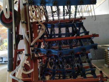 Bild 3:Untersaat, Begrünung Striegel 12 m