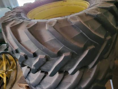 Bild 4:Kompletträder John Deere