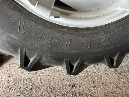 Bild 5:Zwillingsreifen für Steyr