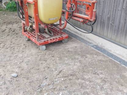 Bild 3:Holder Feldspritze