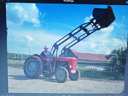 Bild 5:Massey Ferguson 35X Traktor