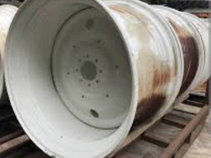 Suche CNH Felgen 23x38 Lochkreis 203mm Narbe 140mm Steyr