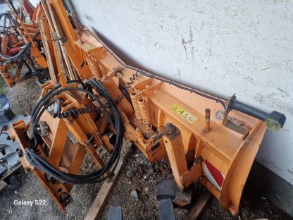 Bild 2:Hauer Schneepflug