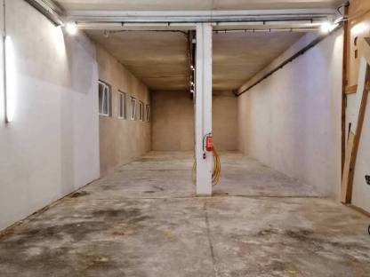 Lagerhalle, Abstellplätze zu vermieten