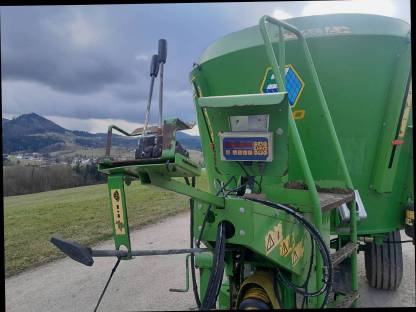 Bild 7:Futtermischwagen Faresin Magnum 900