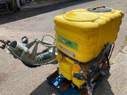 Bild 3:Gebläsespritze für Christbäume und Streuobstbäume