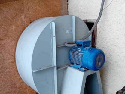 Bild 3:Entfeuchter und Lüfter