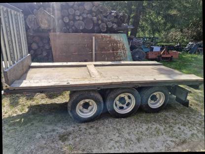 Bild 7:Wagen 3-Achsanhänger